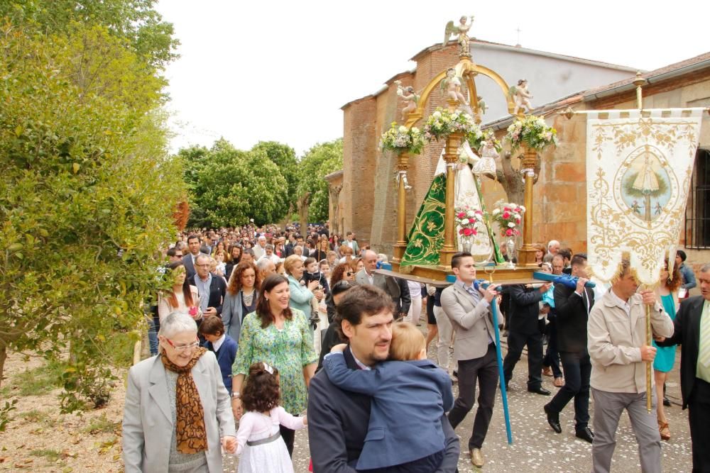 Villaescusa honra a la Virgen del Olmo