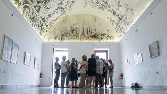 Una imagen general de la sala del Refectorio que acoge la exposición ´Els Blancs´.