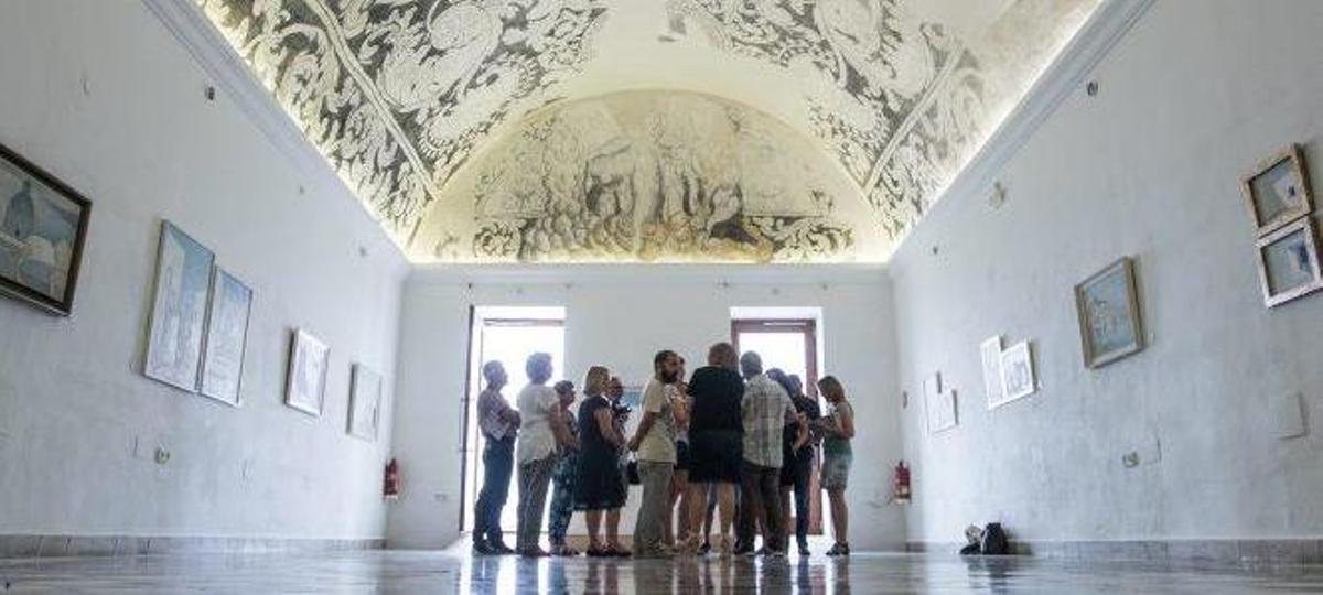 Una imagen general de la sala del Refectorio que acoge la exposición ´Els Blancs´.