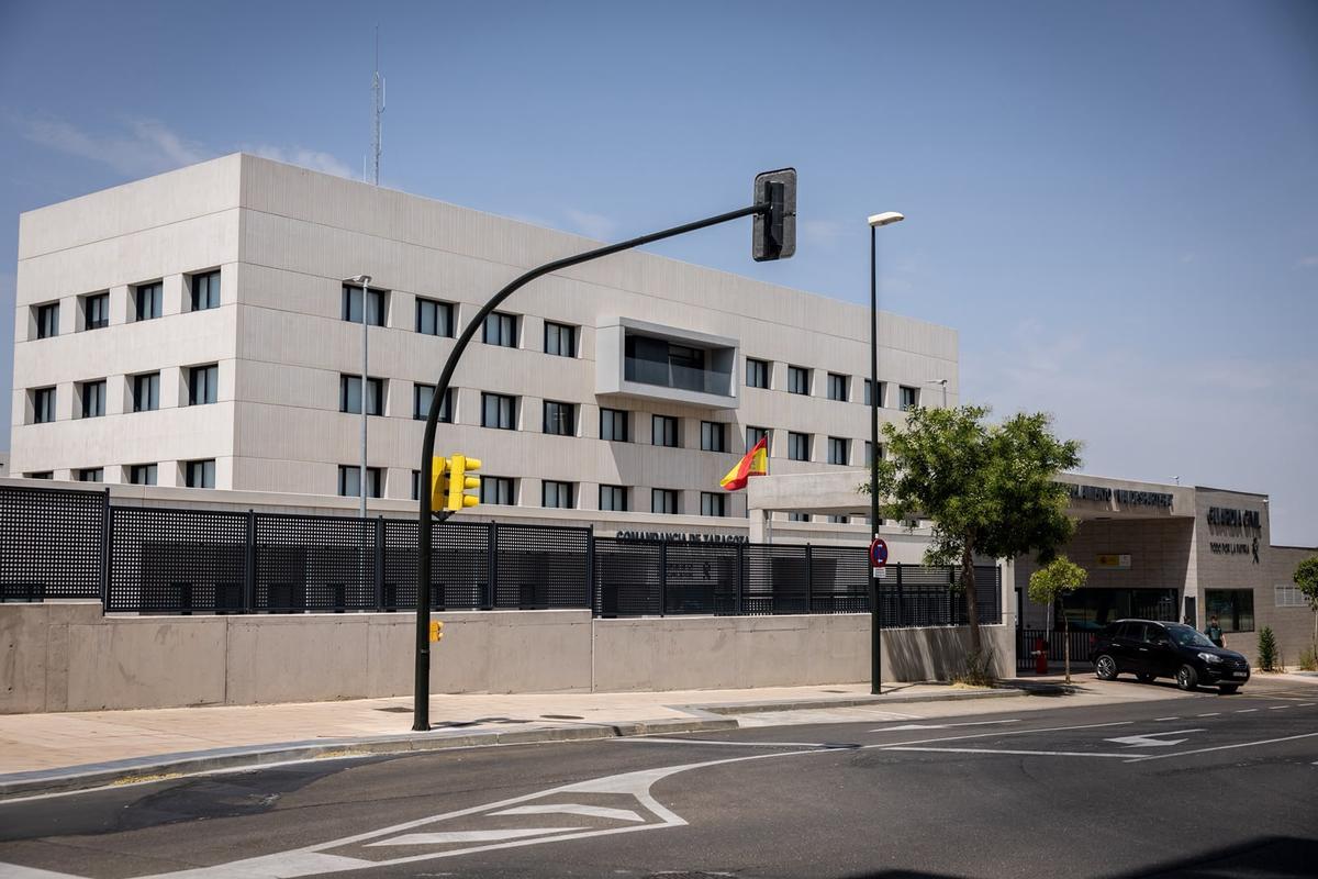 Comandancia de la Guardia Civil en Valdespartera, donde se encuentran detenidos los presuntos autores del doble homicidio de Tauste.