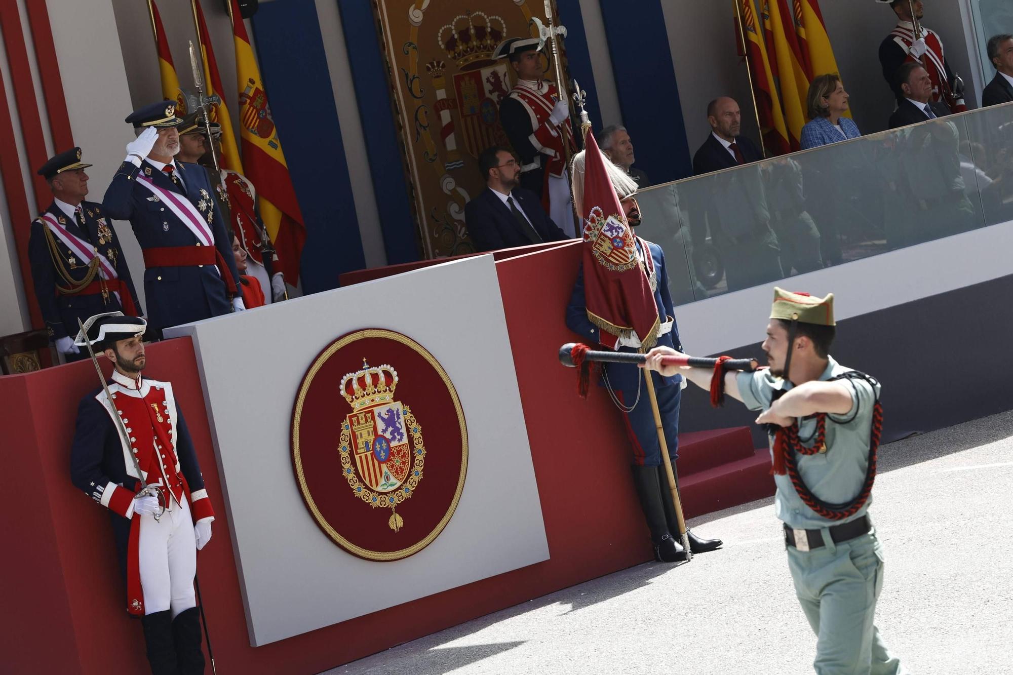 EN IMÁGENES: Así fue el multitudinario desfile en Oviedo por el Día de las Fuerzas Armadas