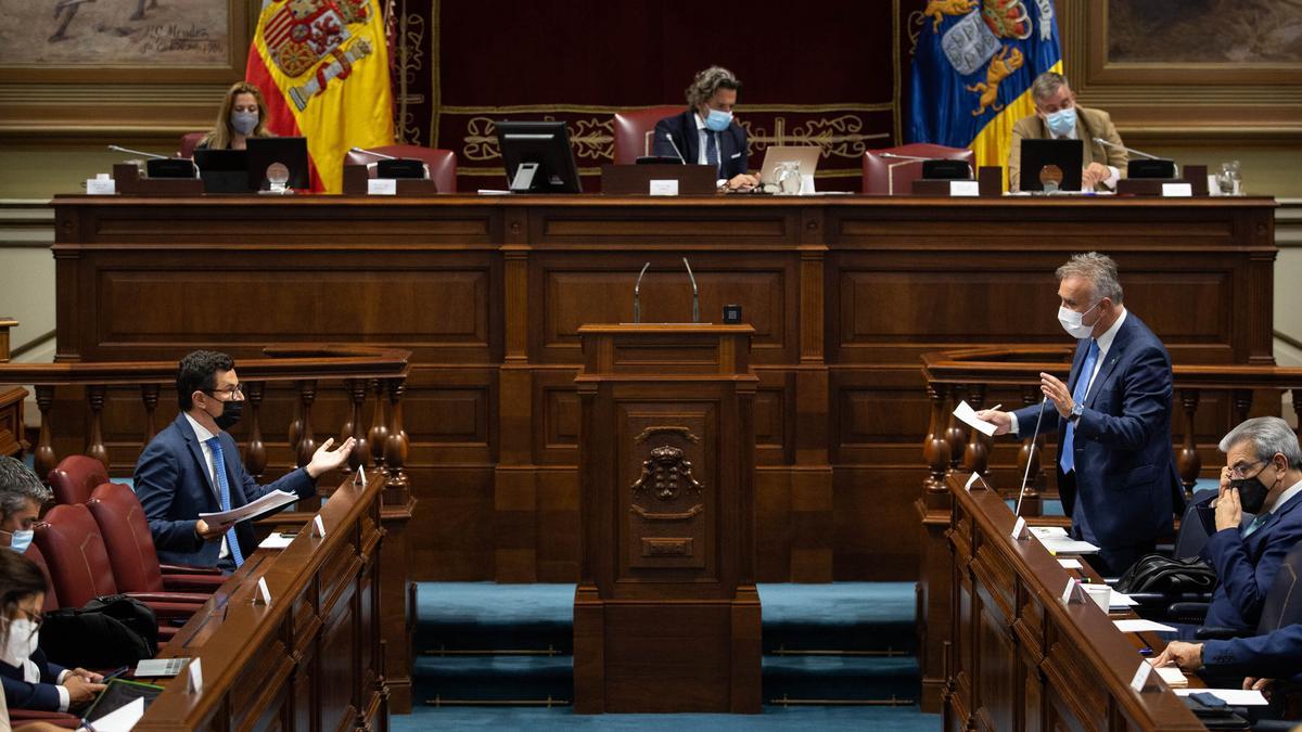 Pleno del Parlamento de Canarias