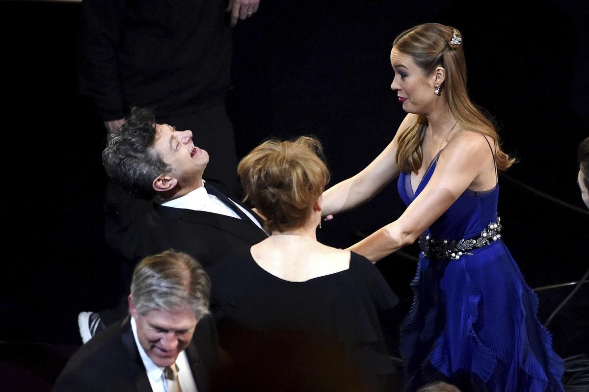 Andy Serkis y Brie Larson en los Oscar 2016