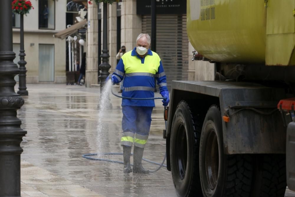 Calles vacías e inhóspitas en lo que era un Centro de Málaga bullicioso y lleno de actividad.