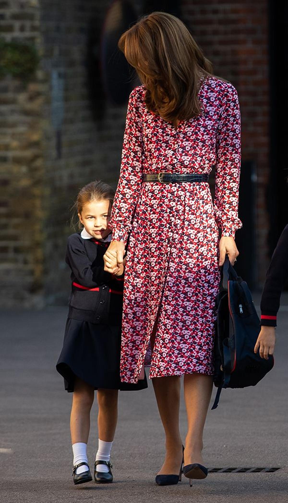 La princesa Charlotte intenta refugiarse en su madre