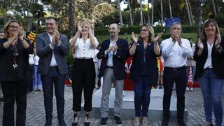 El PSOE aragonés camufla con unidad y resistencia la nueva bajada electoral