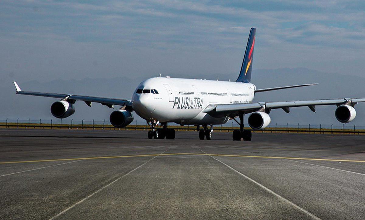 L’empresa que va cobrar 4 milions de Plus Ultra es desvincula de l’aerolínia