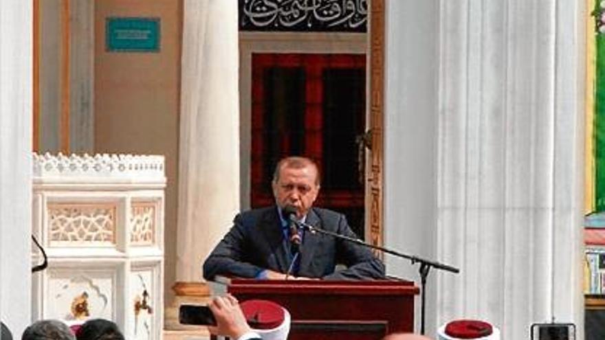 Erdogan vol retirar la ciutadania als que avalin el terrorisme
