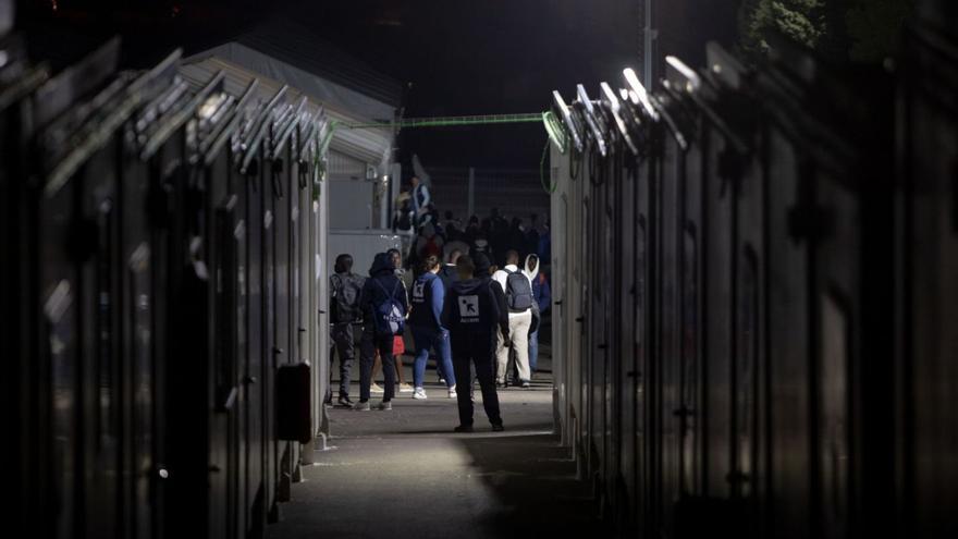 Imagen del interior del campamento instalado en el antiguo Hospital Naval. | LOYOLA PÉREZ DE VILLEGAS