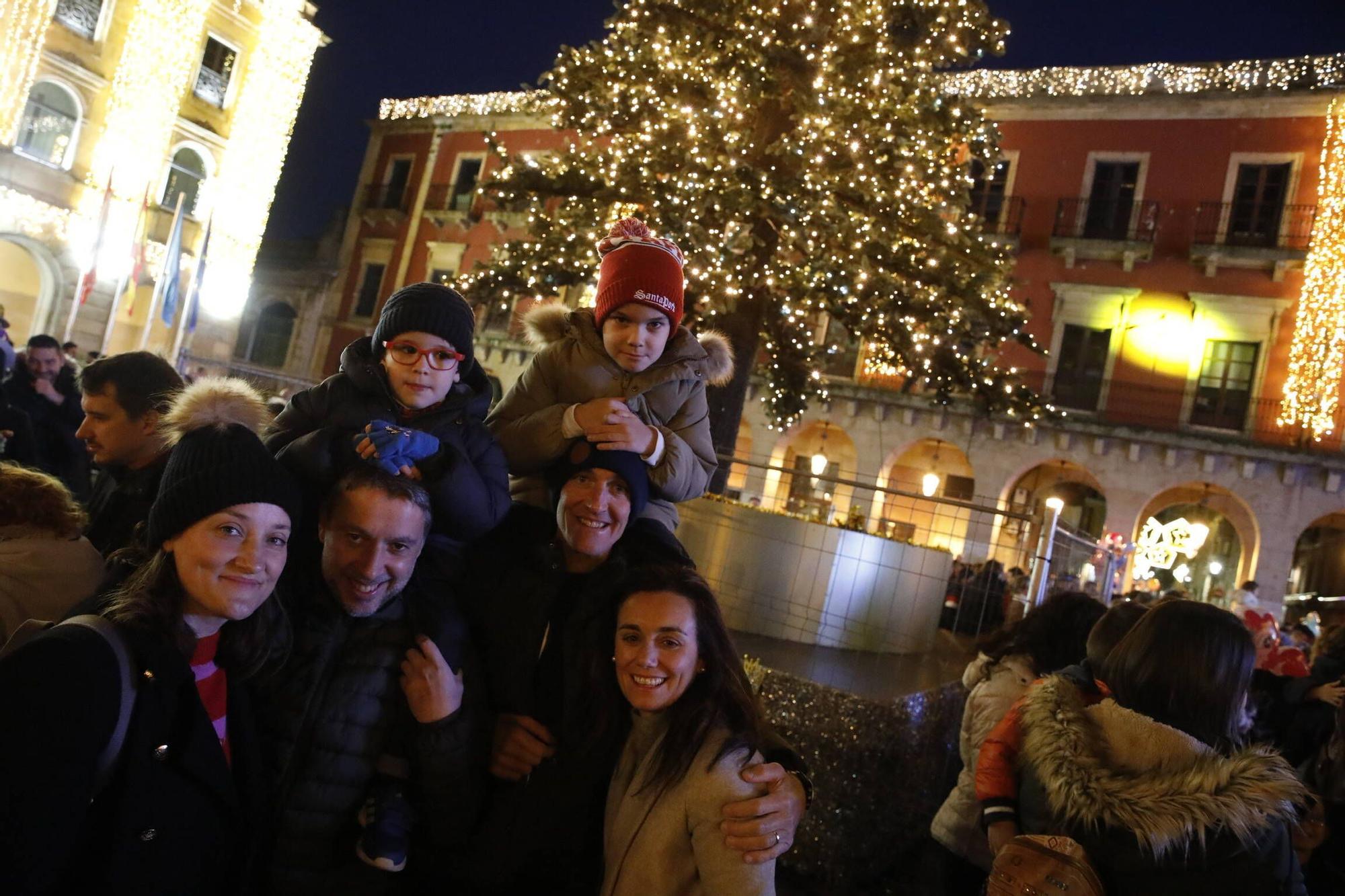 En imágenes: así han celebrado los más pequeños las 'Pequecampanadas' en la Plaza Mayor