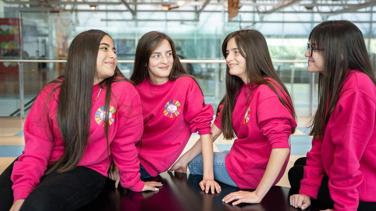 Alumnas del instituto Fuente de la Peña de Jaén, este miércoles en CosmoCaixa.