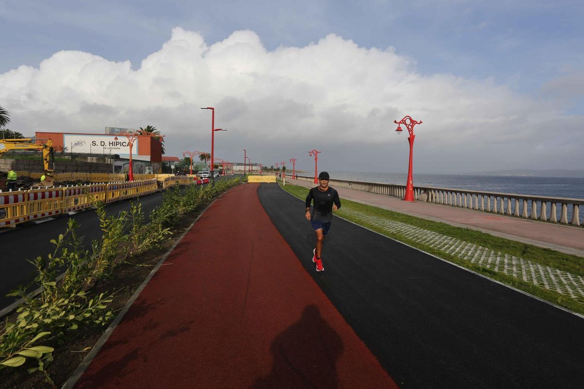 El Concello de A Coruña promete que la reforma del paseo marítimo, fuera de plazo, acabará el primer trimestre de 2024 El Concello de A Coruña promete que la reforma del paseo marítimo, fuera de plazo, acabará el primer trimestre de 2024
