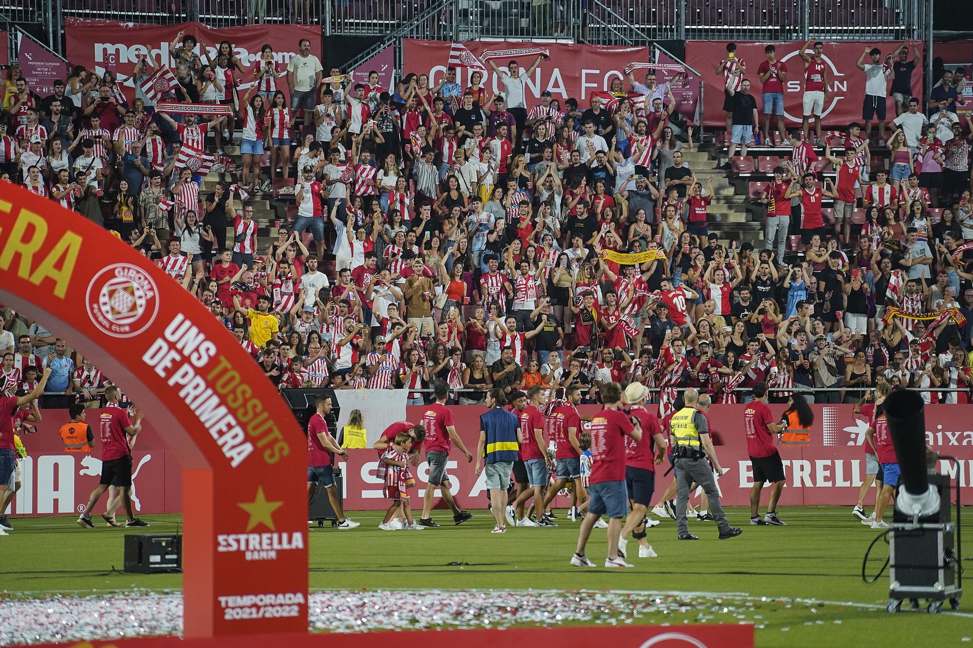 Les millors imatges de la rua de celebració del Girona i el Bàsquet Girona