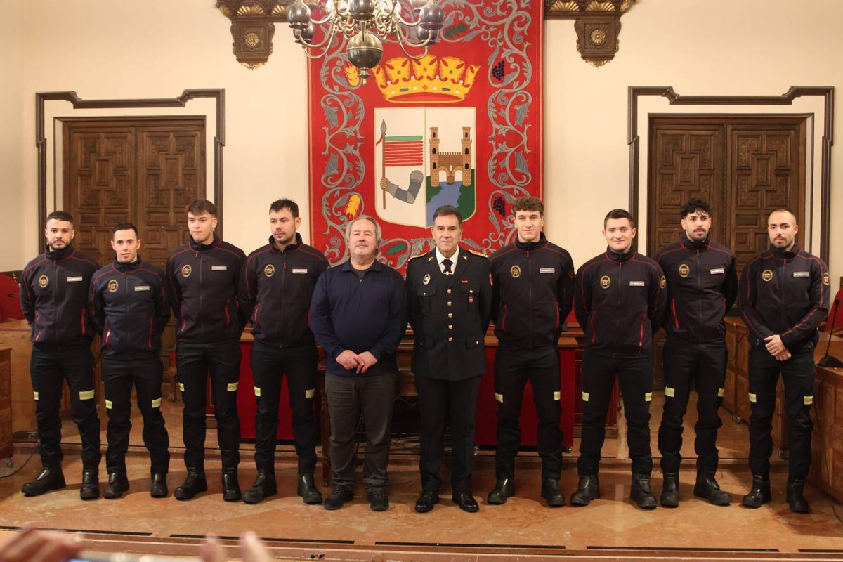 Toma de posesión los nuevos bomberos.