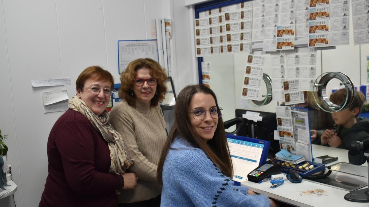 Vendedoras de la administración 'Doncel Loterías'.