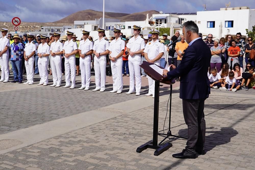 El buque escuela 'Juan Sebastián Elcano' visita por primera vez La Graciosa