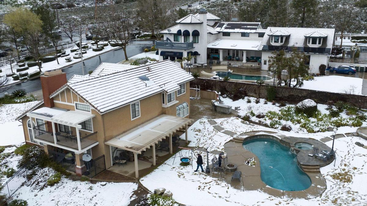 Fuertes nevadas en el sur de California