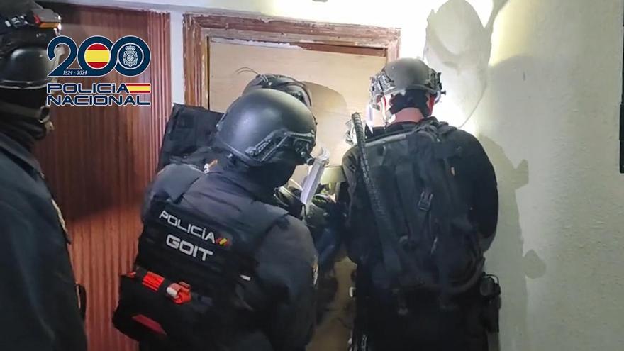 Desmantelados en Madrid dos puntos de venta de cocaína y hachís en la misma calle