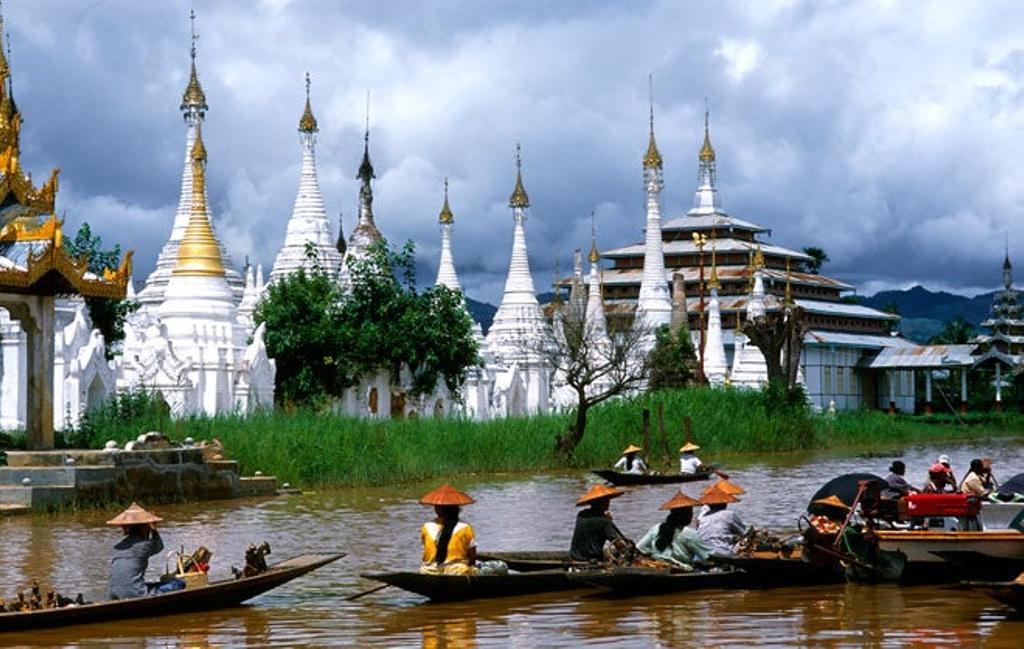 Mercado flotante del lago Inle (Birmania).