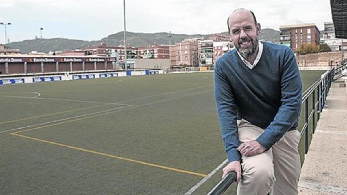 El campo del Horta  Práctica, afición y profesiónBASTÉ HA DEDICADO GRAN PARTE DE SU CARRERA A LA INFORMACIÓN DEPORTIVA. EL CLUB DE FÚTBOL DE SU BARRIO DE INFANCIA LE ESTIMULÓ