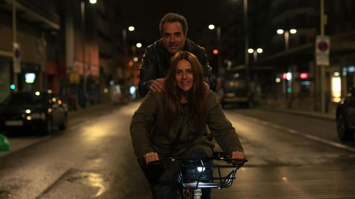 Daniel Guzmán e Itziar Ituño, en una imagen de 'La deuda'.