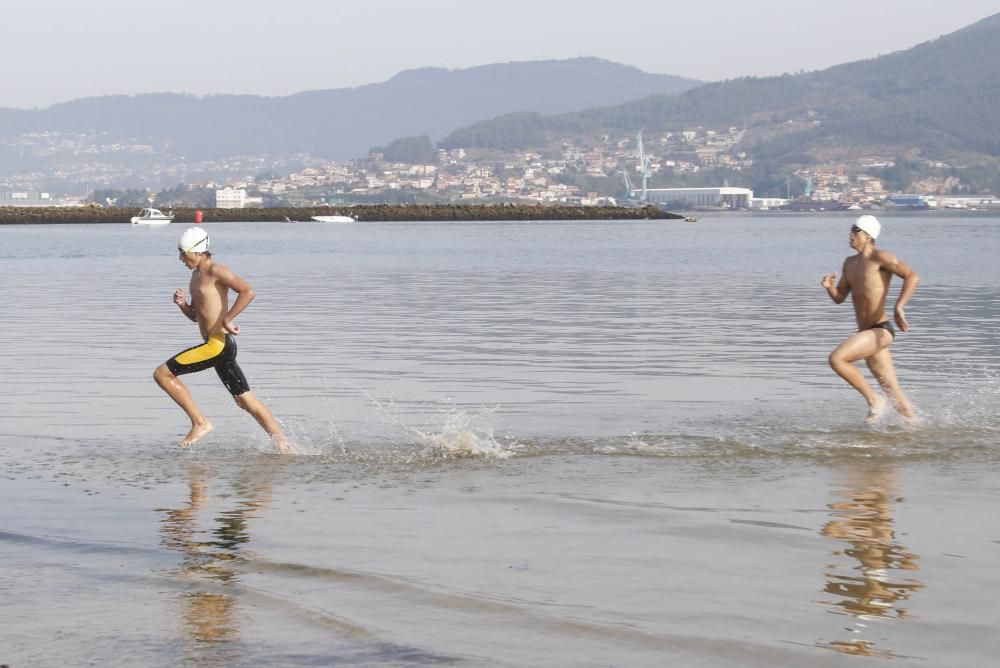 Adrián Bouza y Eva Estévez ganaron la primera edición de la Travesía a Nado Vigo Rías Baixas