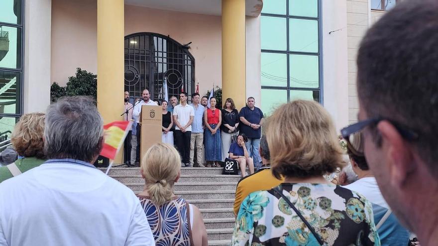 El alcalde de Los Alcázares rompe con la presidenta de la Federación de Municipios tras la concentración por Ceuta