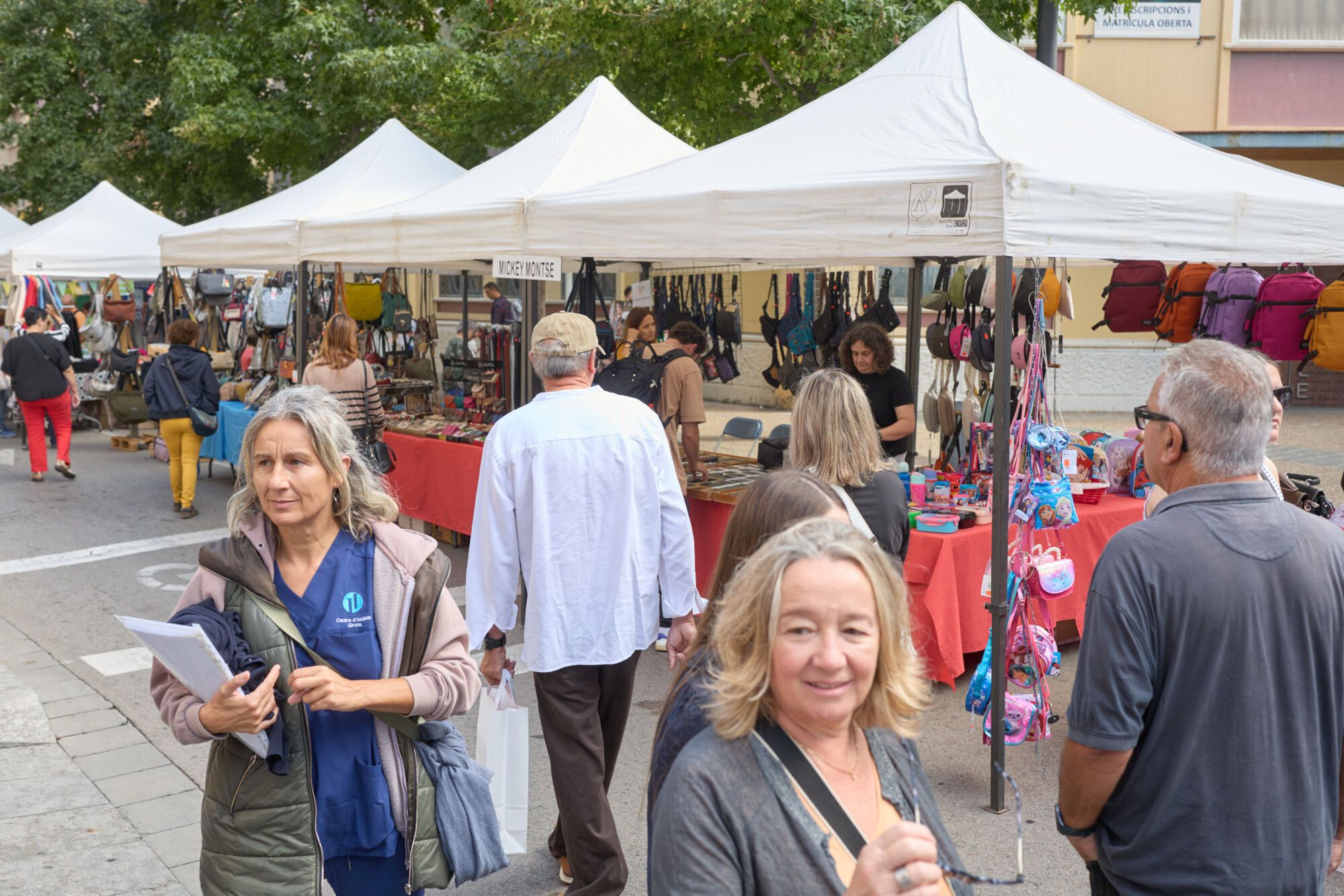 Botiga al carrer al c/ Migdia