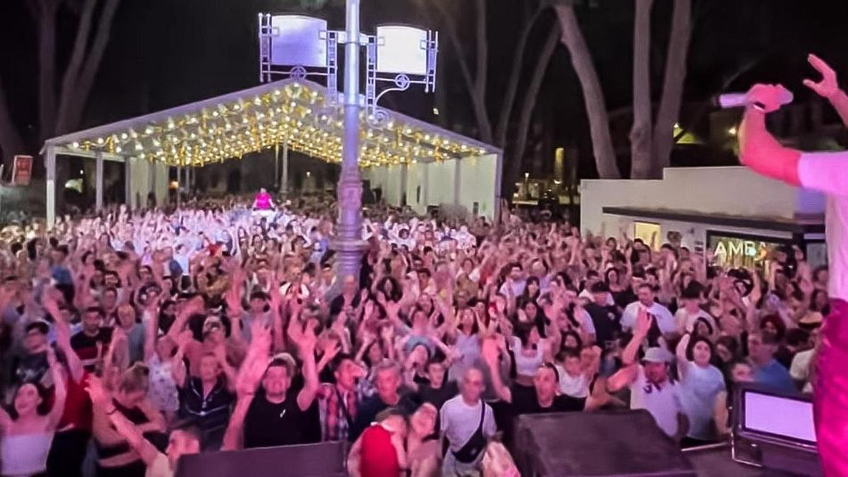 La actuación del Grupo Beatriz, la primera verbena de las fiestas, en la madrugada del sábado.