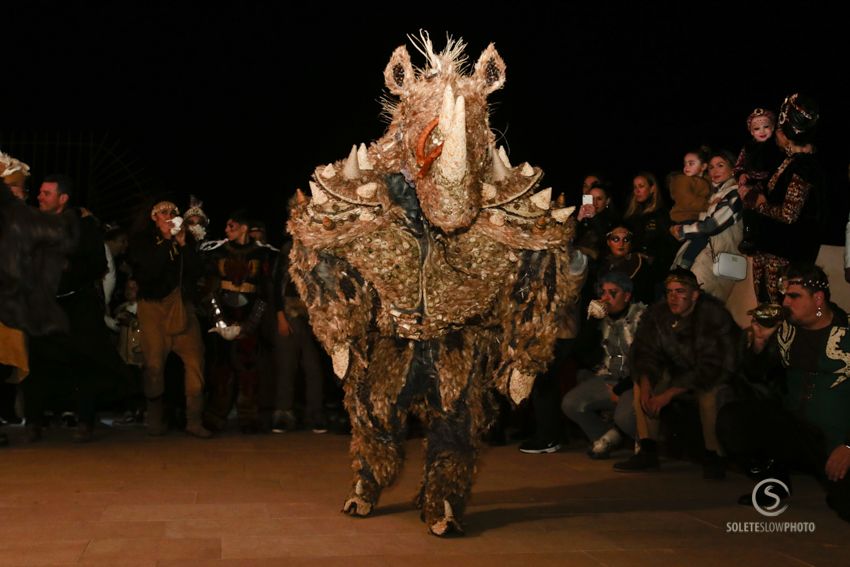 Suelta de la Mussona en el Carnaval de Águilas