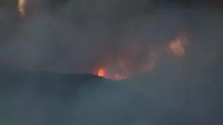 Declarado un incendio forestal en Tuéjar: catorce medios aéreos combaten el fuego en una jornada marcada por el calor y el viento