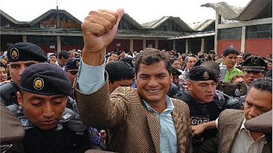 Las FARC admiten en un vídeo que financiaron la campaña de Correa -  Levante-EMV