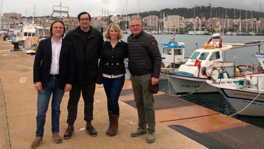 Los candidatos de El Pi han visitado el puerto de Palma