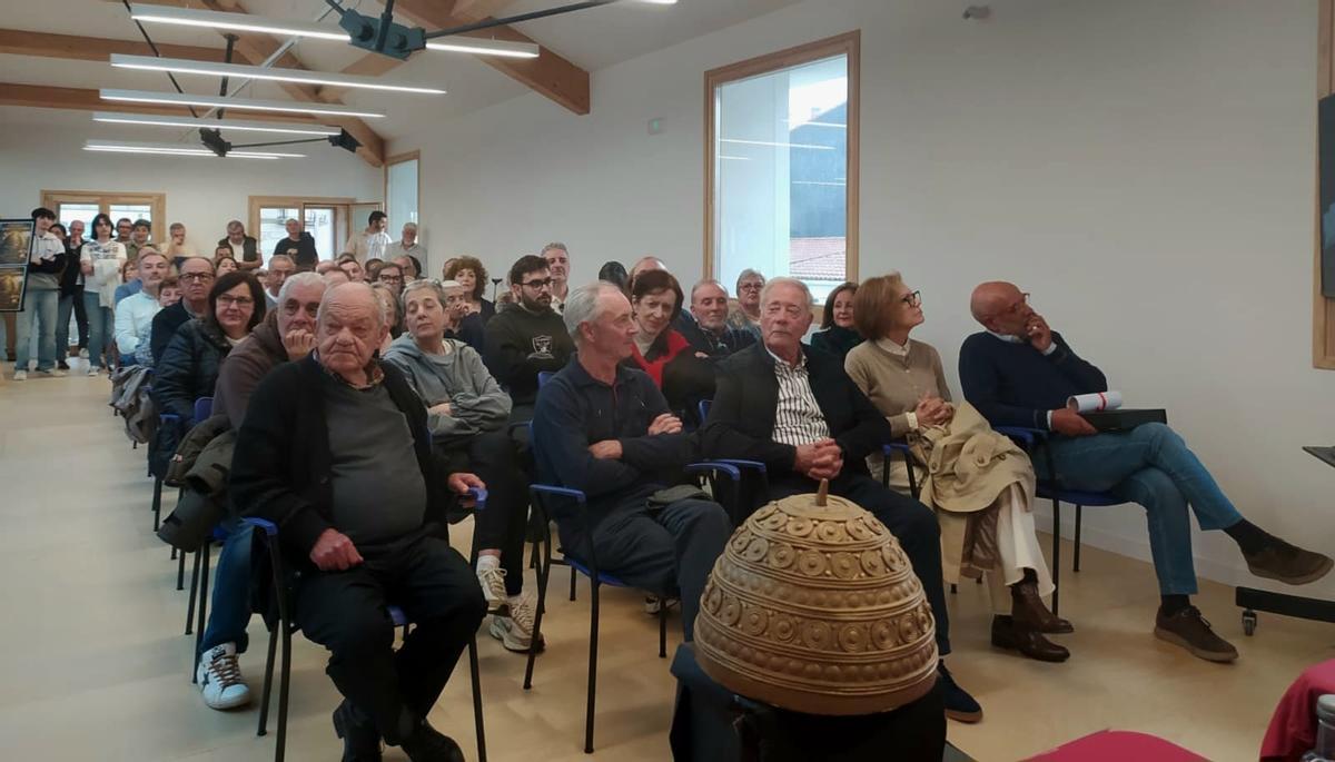 Asistentes ao acto celebrado no Pazo do Martelo.