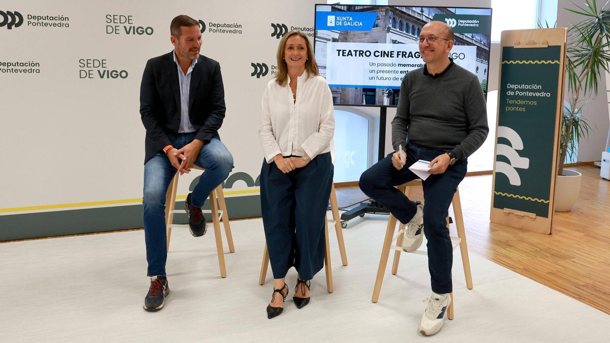 El conselleiro José López, Luisa Sánchez y Anxo Lorenzo, este miércoles durante la presentación.