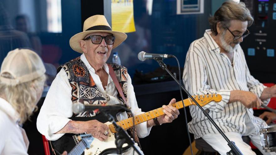 Sant Antoni modifica la ordenanza de ruidos para permitir la música en vivo