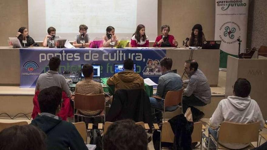 Una actividad de la asociación &quot;Ponte... nas ondas&quot; en Vigo. // C. Graña