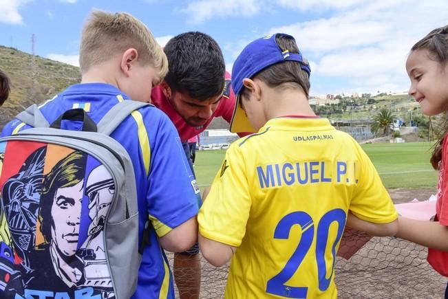 Entrenamiento de la UD Las Palmas en Barranco ...