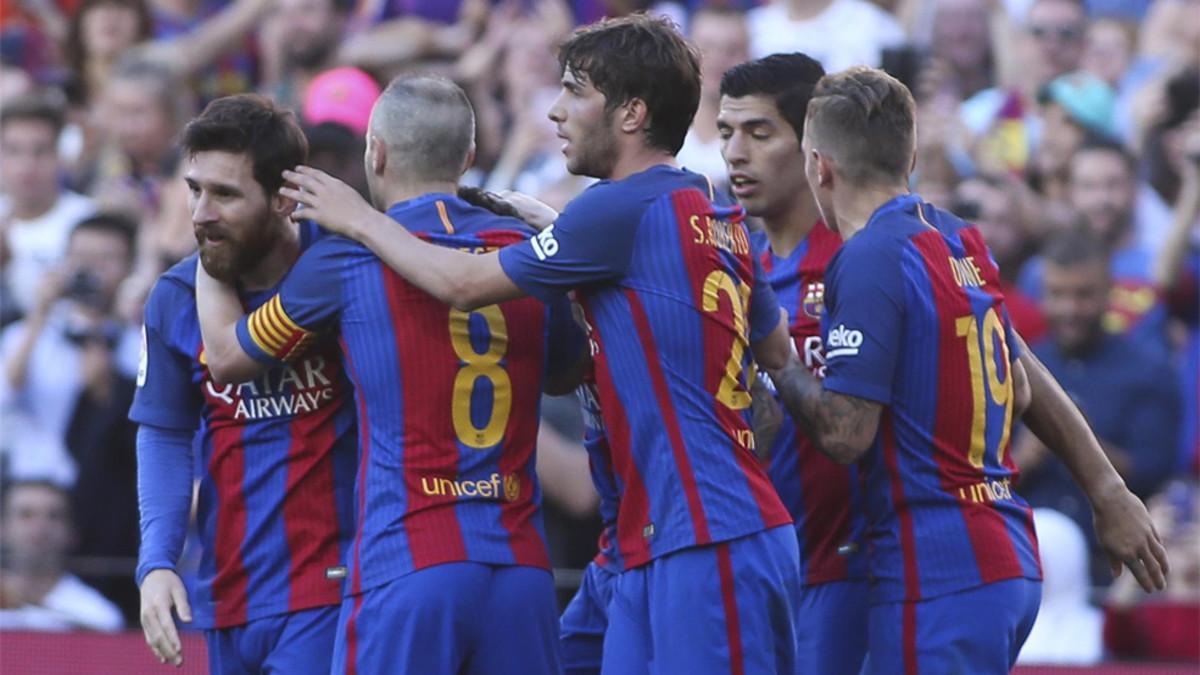 Leo Messi celebra uno de sus goles durante el Barça-Villarreal de la Liga 2016/17