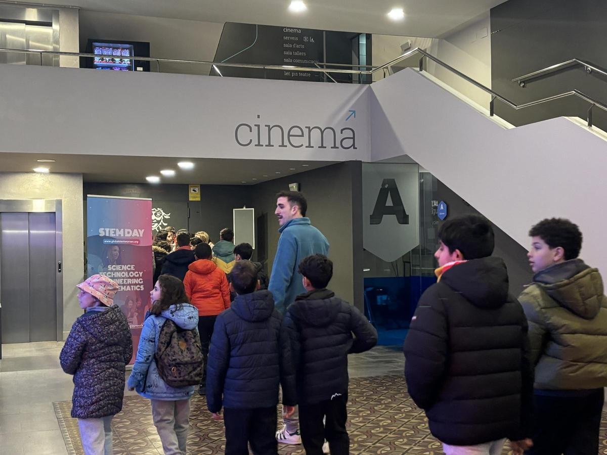 La segona edició de l'STEM Day d'Igualada ha acollit uns 300 alumnes