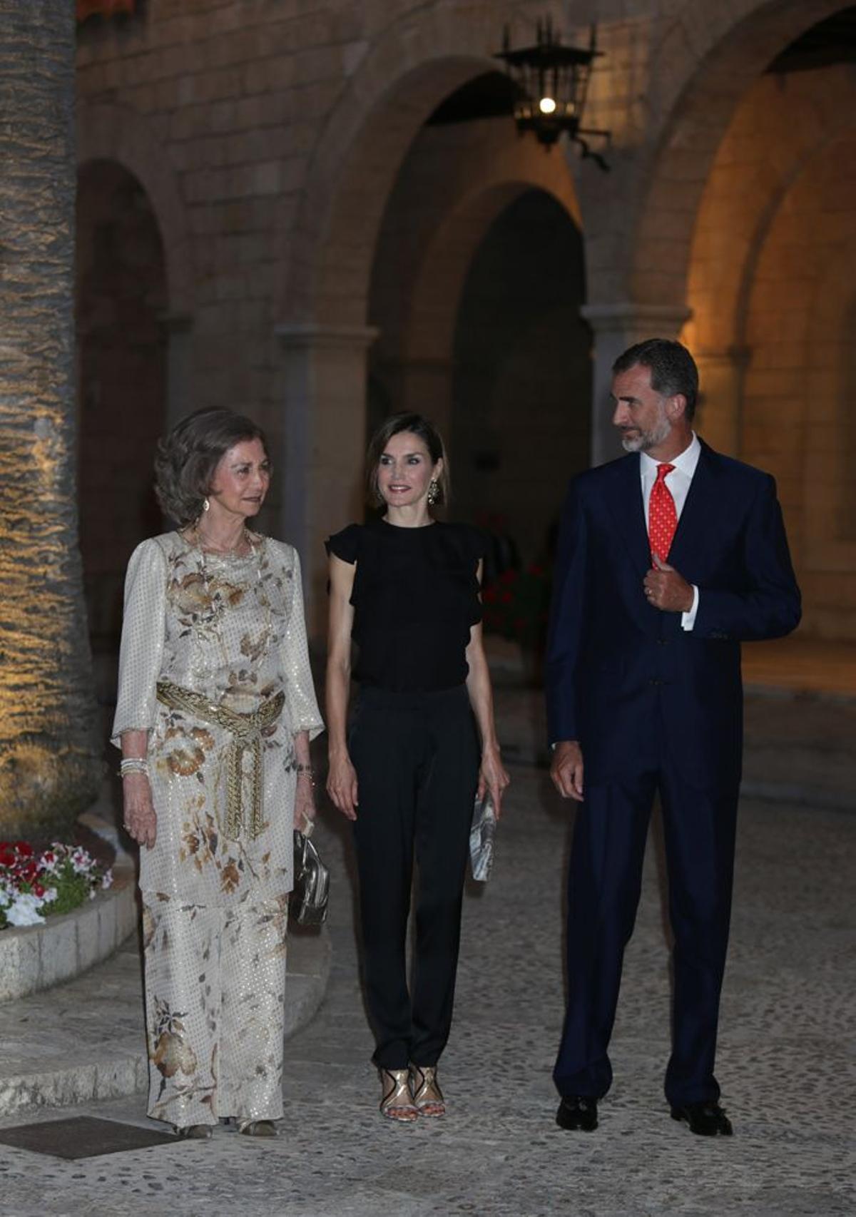 La reina Sofía con los reyes, Felipe y Letizia