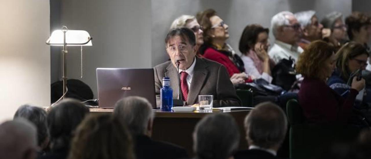 Manuel Muñoz, ayer, en la Real Academia de Bellas Artes.