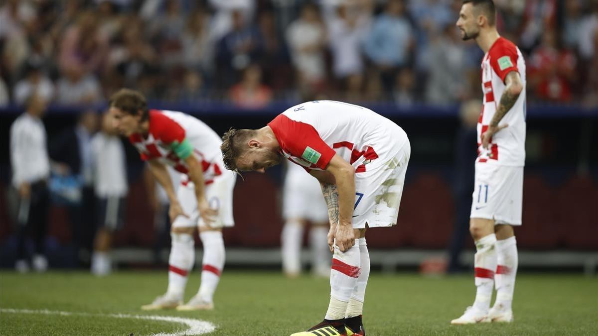 Ivan Rakitic, abatido tras un gol de Francia.