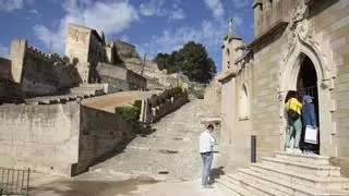 Más aparcamiento, mejor iluminación, un ascensor y un centro de interpretación: así es el plan para relanzar el castillo de Xàtiva
