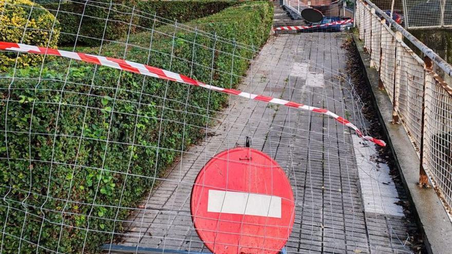 Denuncian el estado de la pasarela que va al centro de salud de Sabugo | LNE