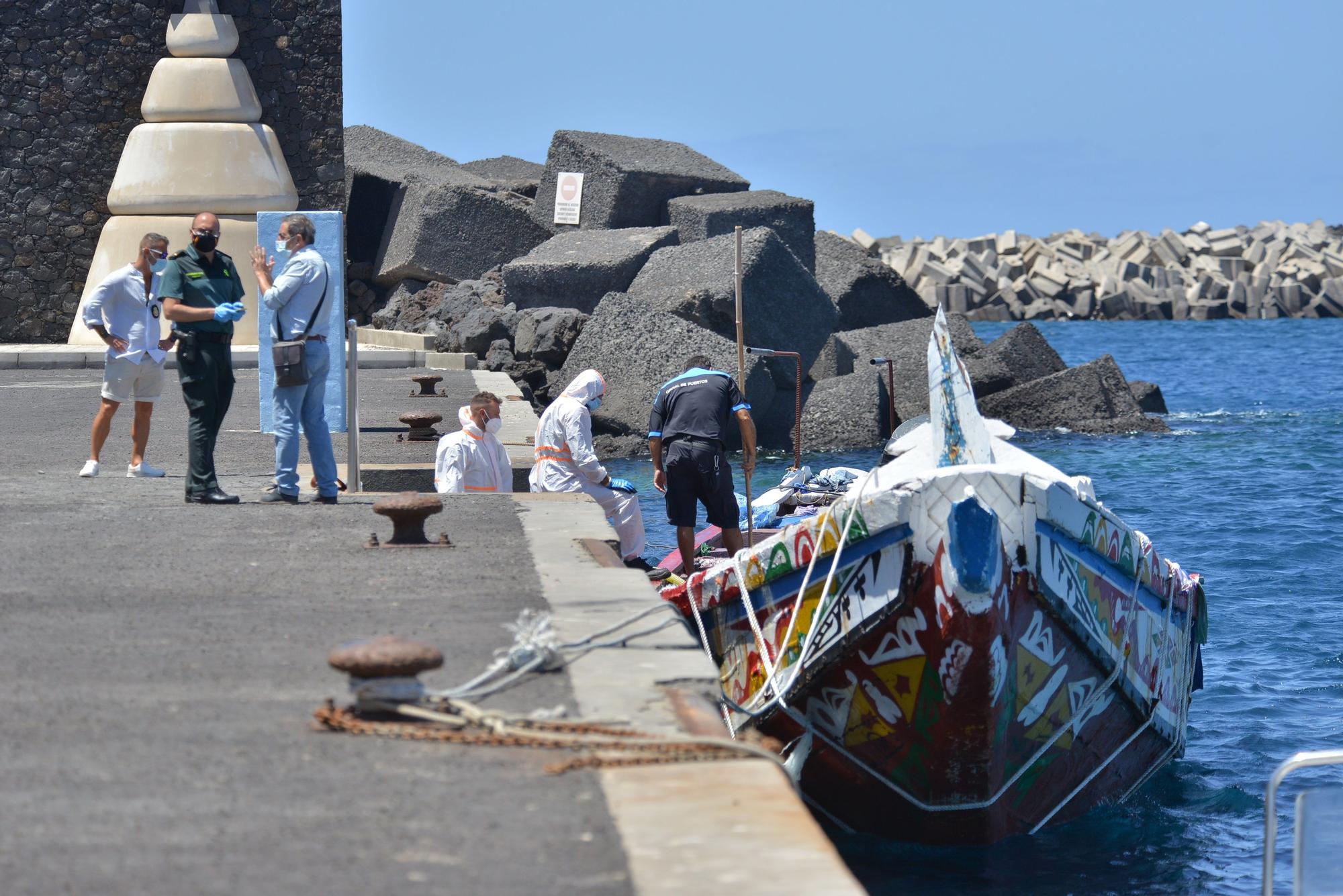 Un cayuco llega a El Hierro