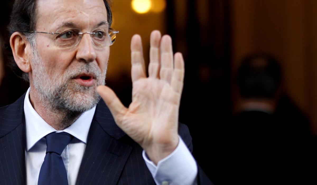 Mariano Rajoy saluda a l’arribar al Congrés, aquest dimecres. Mariano Rajoy saluda a l’arribar al Congrés, aquest dimecres.