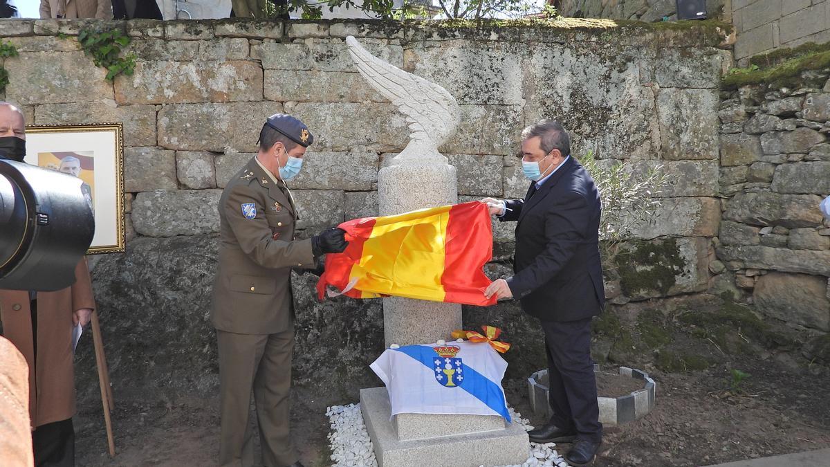 Inauguración del monolito.