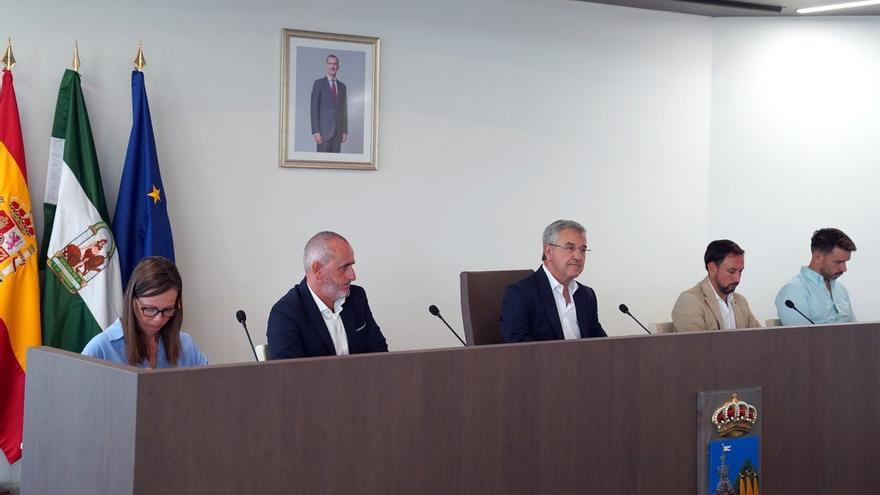 El alcade de Estepona, durante el pleno del Ayuntamiento