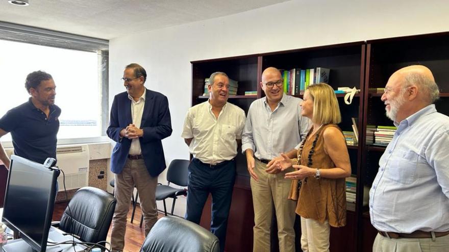 Un momento de la reunión entre una delegación de Fepeco y el Gobierno de Canarias.